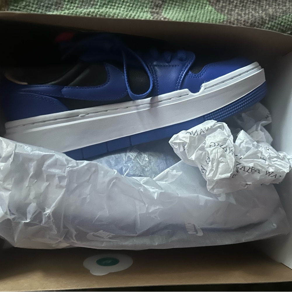 Nike Women's Blue and Black Sneakers
